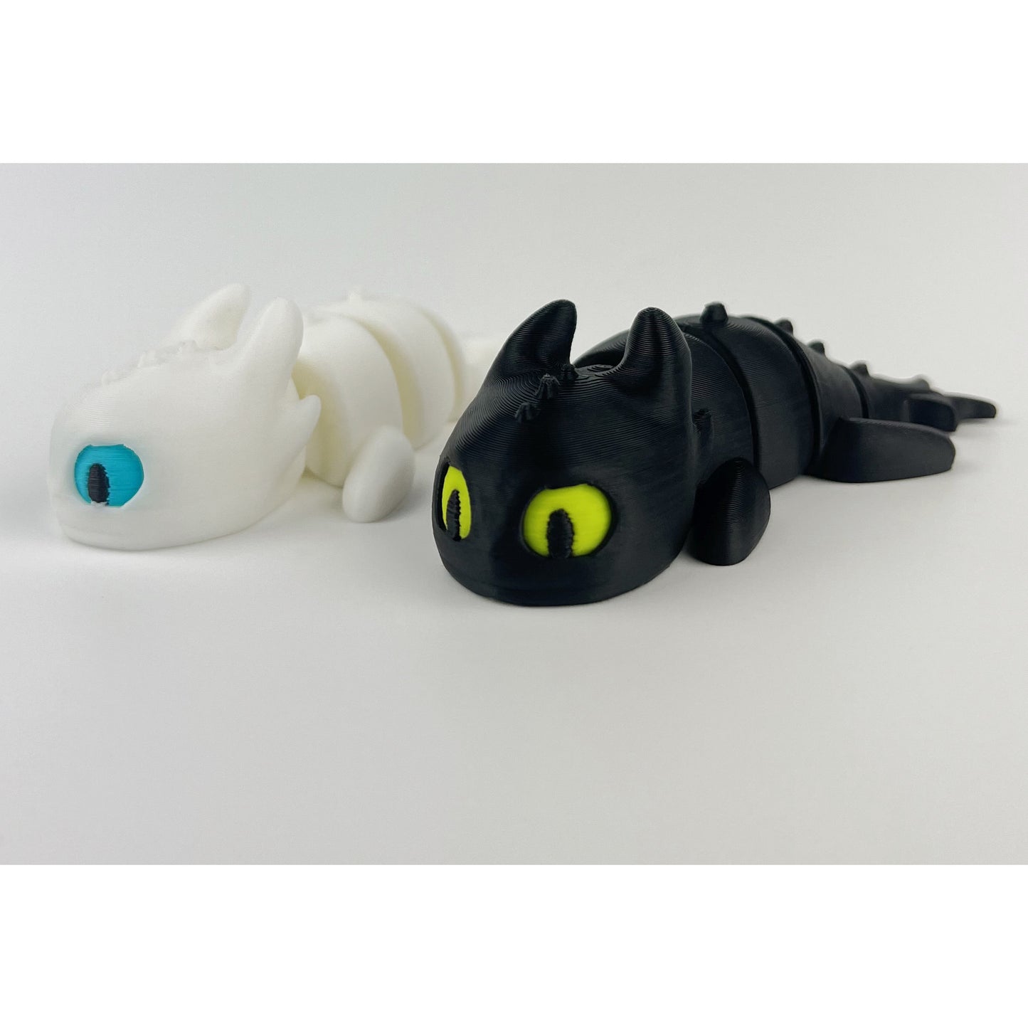 Set Figurine 3D Baby Dragons Toothless si LightFury – How to Train Your Dragon, 8 cm